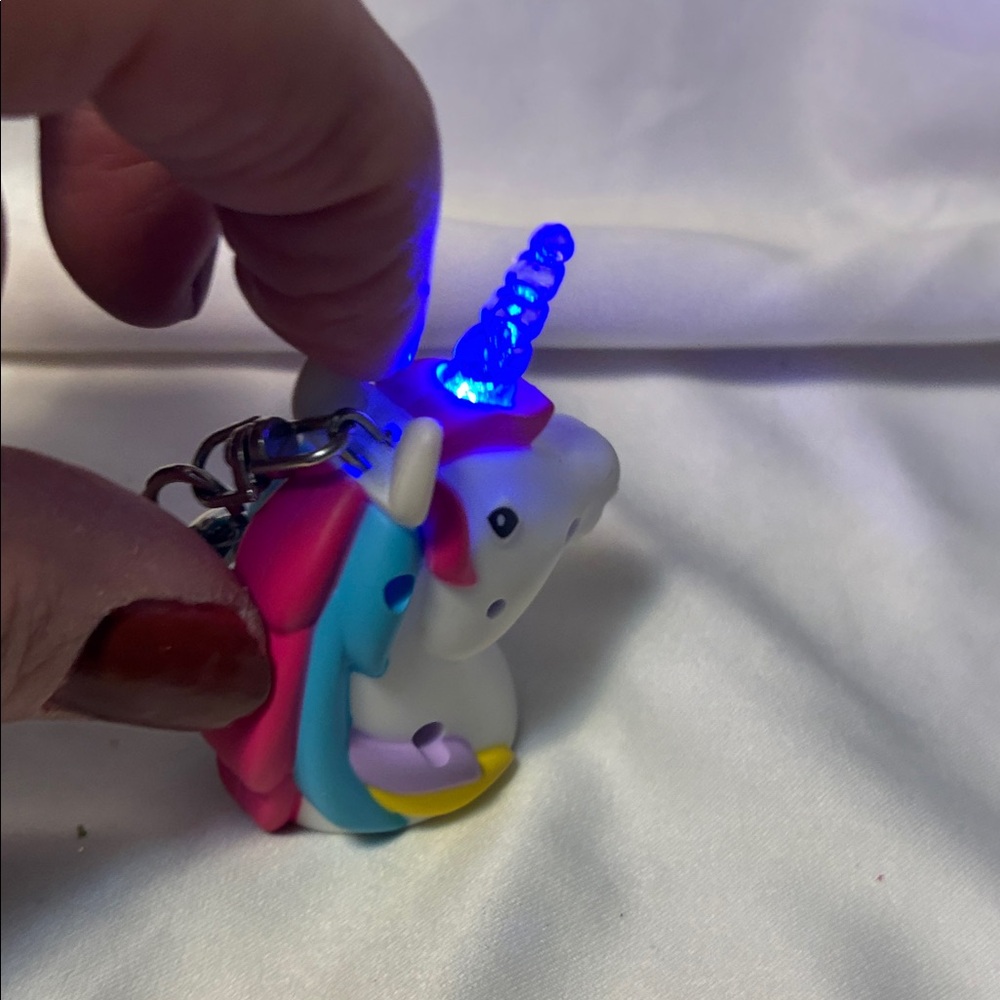 Unicorn Keychain Lights up with magical sounds by Kikkerland - Picture 7 of 11